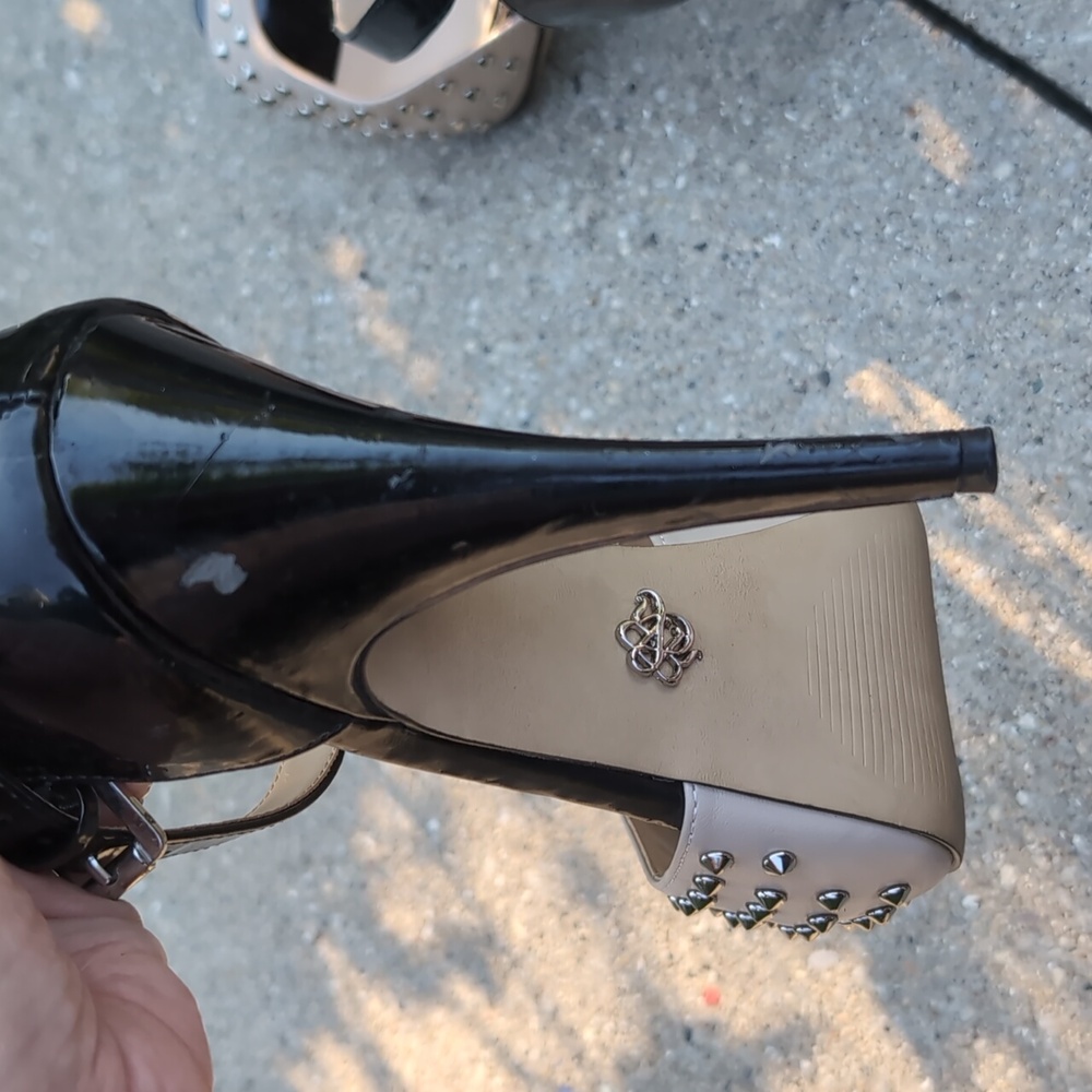Rock & Republic Studded Heels Cream & Black Sz 9 - Picture 6 of 7